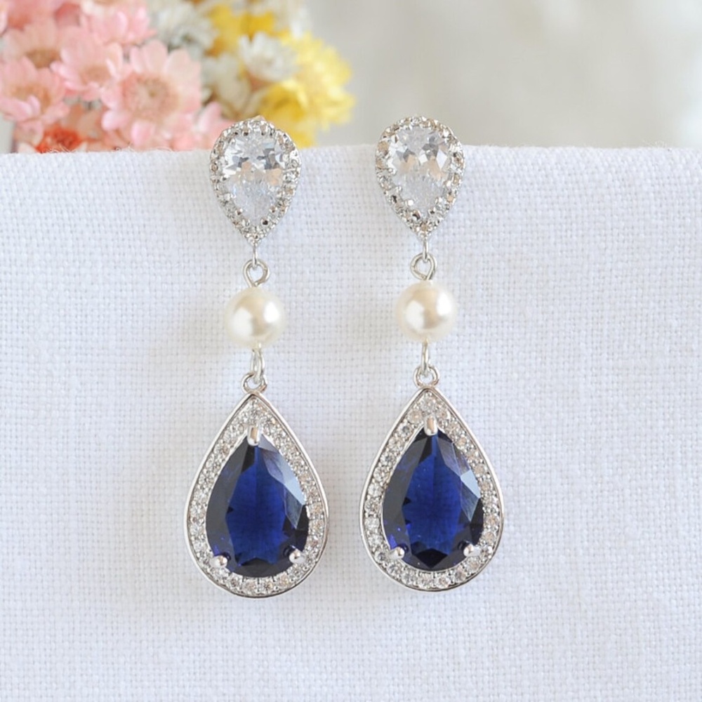 EARRING